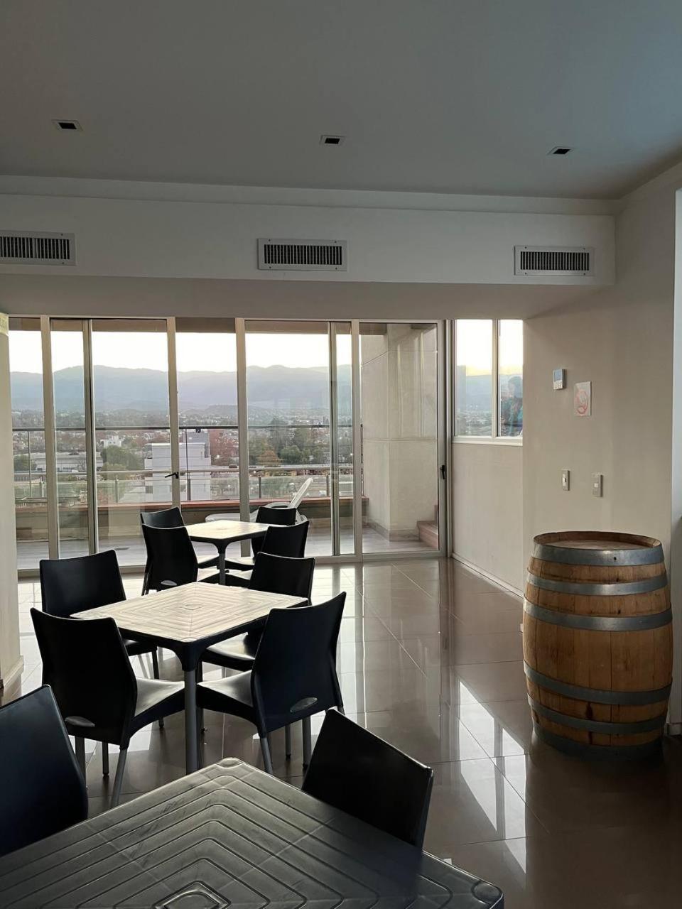 Apartamento Centrico Con Las Mejores Vistas De Mendoza Esterno foto